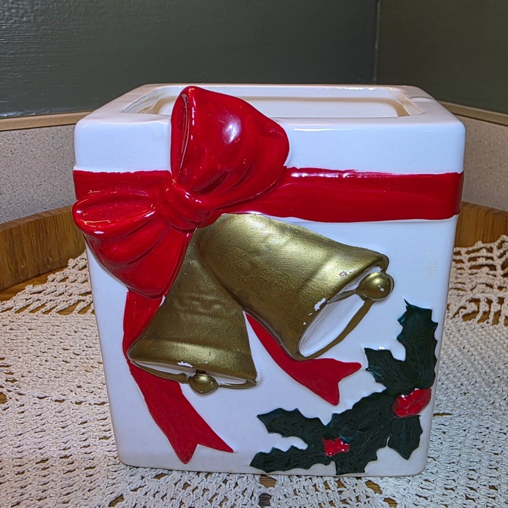 NAPCO 5" Planter S170 White Christmas Holiday 1956 Red Bow Gold Bell Holly Japan